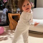 Astrid Coppens Instagram - Wanneer de kids wakker zijn vóór 6u op een zondag en je dochtertje je zegt; mama je bent amazing 💕🥳🤩 #family #mykidsmyworld