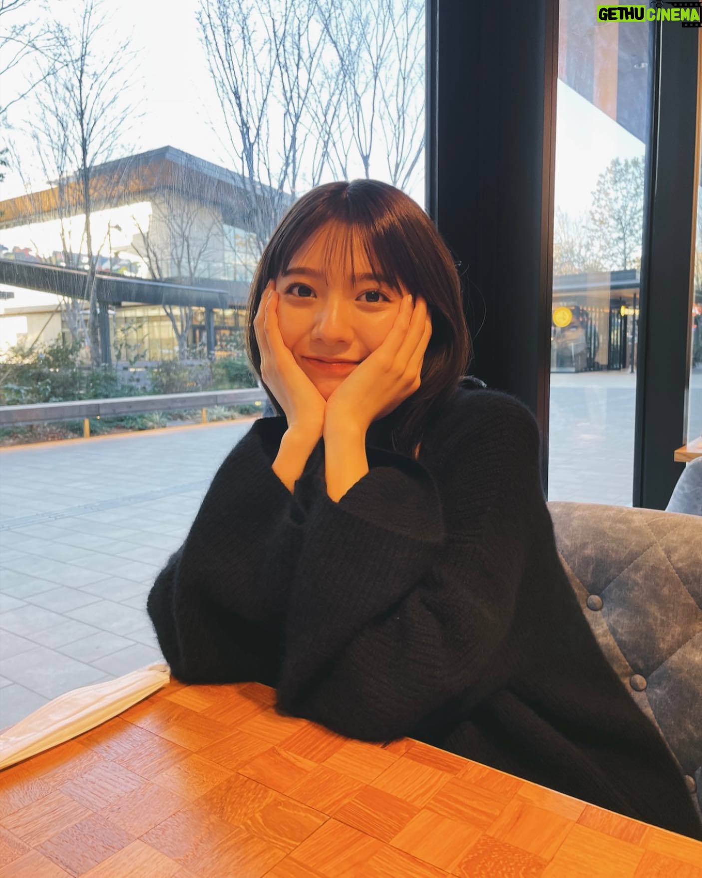 Asuka Kawazu Instagram - 最近、少しずつ春服買ってみています 母とお茶したときの🥑
