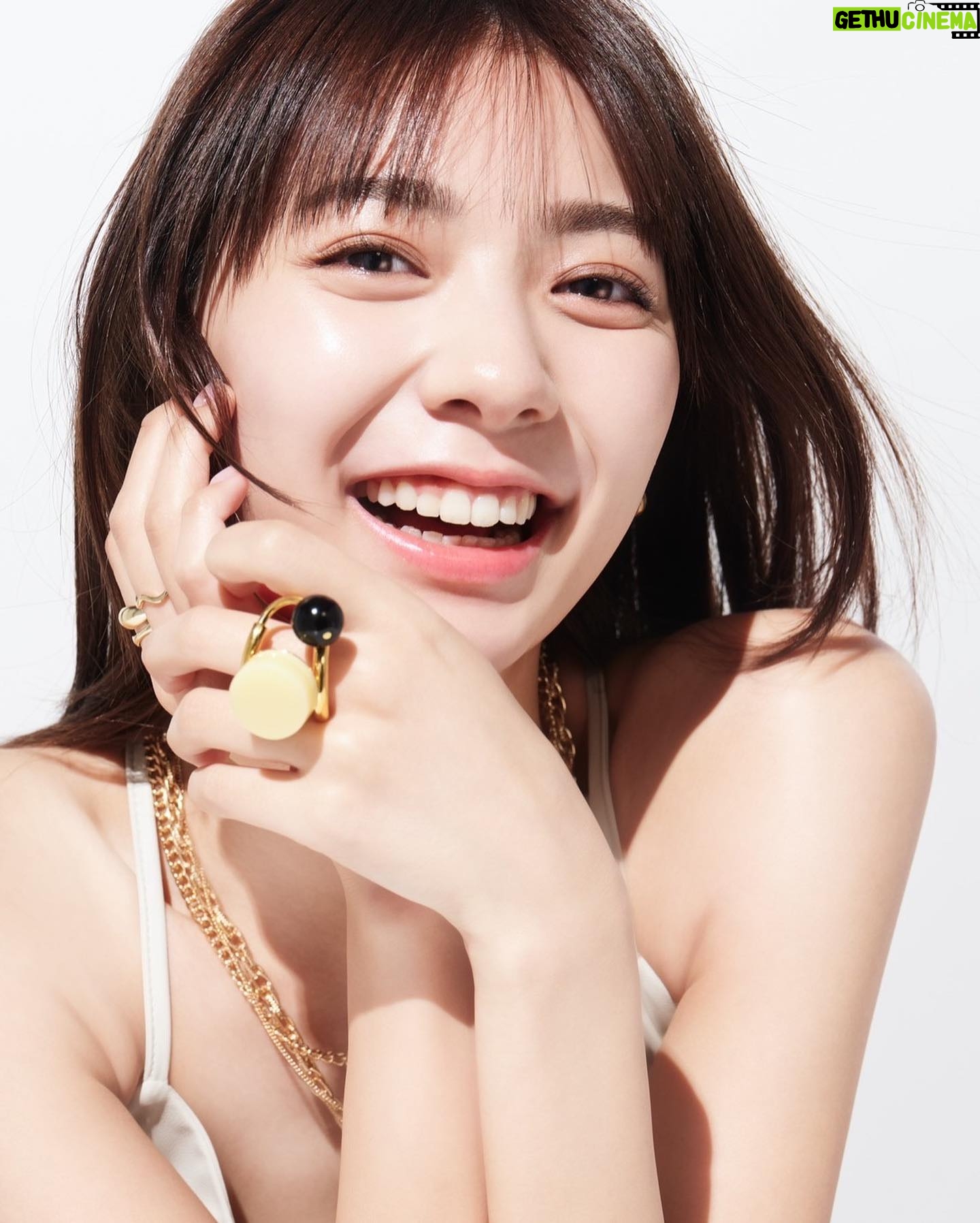 Asuka Kawazu Instagram - 🧥💍 @daisuke.ssk @akizukiyosuke @kumeyuna