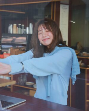 Asuka Kawazu Instagram - ⁡
cancam3月号発売になりました🫧
⁡
日常もおしゃれもお仕事服も
楽しくなるページがたくさん、、！
どのカットが選ばれるかわくわくでした。
⁡電車の風に吹かれて笑い転げながら
撮影しておりました☺️笑
⁡今回の企画でチアフルカラーを知り
明るく陽気な、元気の出るカラーということでした♡
⁡
チアフルカラーで明るくしゅわっとした
春を迎えられそう🐤
⁡
お手に取って下さりますように！
⁡
⁡
⁡
⁡
⁡
⁡