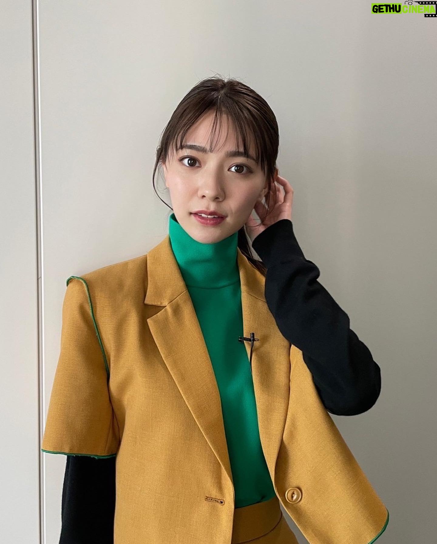 Asuka Kawazu Instagram - 人生が変わる1分間の深いい話 明日21:00~出演します 是非ご覧ください! メイクはあつしさん 衣装はやまさんです~☺︎