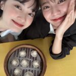 Asuka Kawazu Instagram - ⁡ 3月31日22:00~GAORAにて ななちゃんと台湾ロケ番組に出演します🇹🇼 初回放送は無料でご視聴いただけます。 ⁡ ずっと行きたかった台南へ☺︎ ランタンフェスティバルや 夜市だったりマッサージだったり わくわくが沢山の旅でした🦜 ⁡ 4月7日23:00~23:30 4月15日17:30~18:00 にも放送されます、是非ご覧ください！ #台湾観光庁 #台湾観光協会 #ビビビビ台湾 #台湾女子旅 #台湾グルメ #台湾ランタンフェスティバル　#台湾高鉄