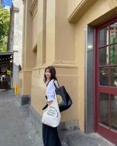 Asuka Kawazu Instagram - 🇦🇺🎪 気温もご飯も最高~