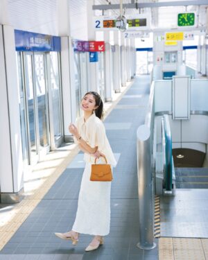 Asuka Kawazu Instagram - ⁡
cancam5月号発売中🫧
⁡
キャッチーな素材で華やかな　
ジェニックスカートの企画に
登場しております🧥
⁡
ぜひチェックお願いします☺︎
