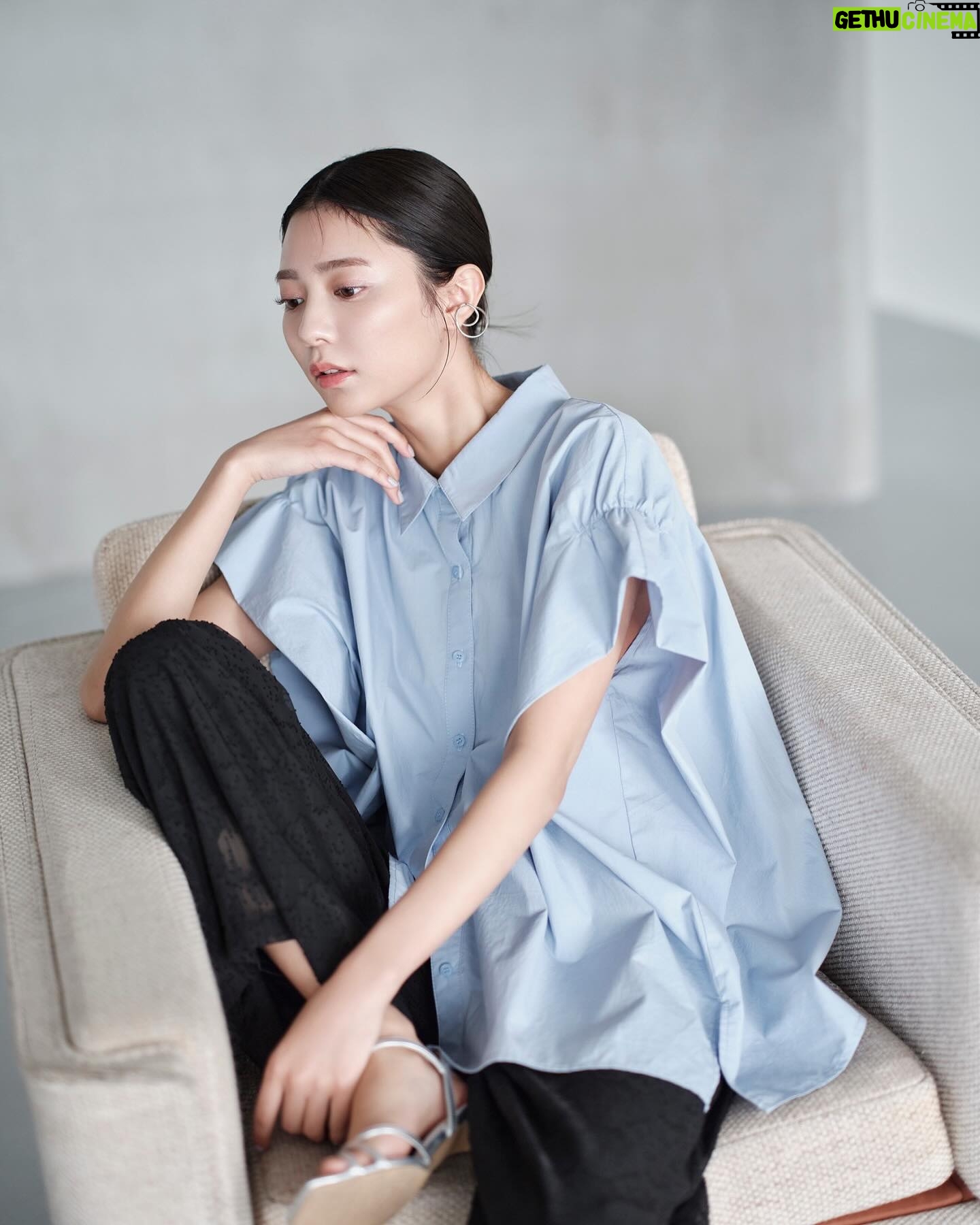 Asuka Kawazu Instagram - @n._official ナチュラルなトーンに @yuzuko_makeup さんメイク素敵🪽 ぜひチェックお願いします🤲🏻