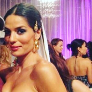 Asuman Krause Instagram - Safiye Sultan’ı bana oynatmadınız ya😜🙈🤣Alın size #tbt  Bu arada;elmacık kemikleri orijinaldir sağolsun #çerkes #atalar ım🙏🏽Malum şimdilerde parası verilip alınıyor da😎 bazılarının kafası karışmış 🤷🏻‍♀️doğal olarak🤣🤣🤣