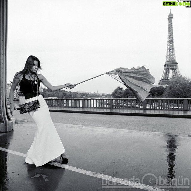 Asuman Krause - 4.3K Likes - Al sana #tbt 🎥 @okanbayulgen gözünden 👊🏼 sene bilmem kaç🤷🏻♀️?
#photocredit #photo #asumankrause #paris #eifeltower