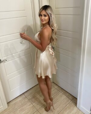 Audrey Pinault Instagram - Birthday Girl ✨
Turning 2️⃣ 7️⃣ 🎉
.
.
.
.
.
#birthday #bday #bdaygirl #golden #goldendress #blonde #blondie #classy #champagne #rozay #nightout #party #goingout #funtimes #gemini #geminiseason #friends