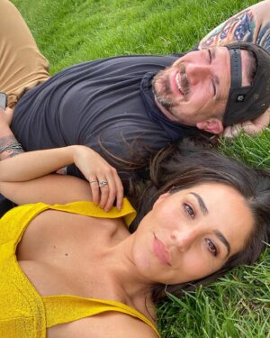 Audrey Esparza Instagram - 𝑒𝓁𝑒𝒸𝓉𝓇𝒾𝒸 𝒽𝑒𝒶𝓇𝓉