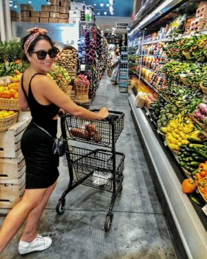 Audrey Esparza Instagram - Peas don’t kale my vibe....mmmmkay bye 🥦🥒🥬🥑