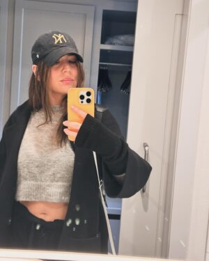 Audrey Esparza Instagram - hi 🙃