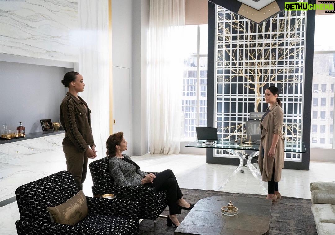 Audrey Esparza Instagram - Oh you know...just a couple gals plotting world domination. Catch and ALL NEW @nbcblindspot 8/7c on #nbc @bbritneoldfordd #maryelizabethmastrantonio