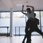 Aurélie Pons Instagram – 1 an après dals j’ai retrouvé cette vidéo de notre (la toute première de ma vie) rumba, et je la trouve jolie. Cette aventure raisonne désormais comme un doux souvenir et une grande fierté. Merci sacré @dals_tf1 🤍