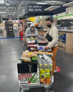 Aurélie Pons Instagram - Quand on me dit que l’été arrive 👀