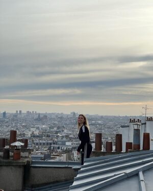Aurélie Pons Instagram - Aurélie in Paris😅