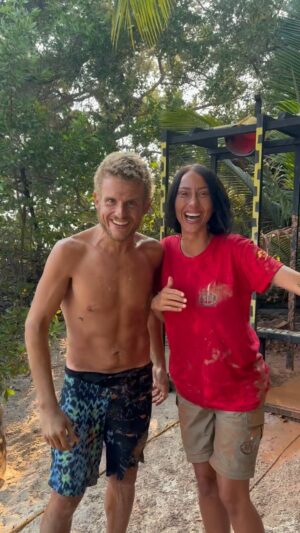 Aurah Ruiz Instagram - Aurah y Arkano son los primeros salvados de las nominaciones multitudinarias 🐚✨🤍 #ConexiónHonduras9 #Supervivientes

#nominados #salvación