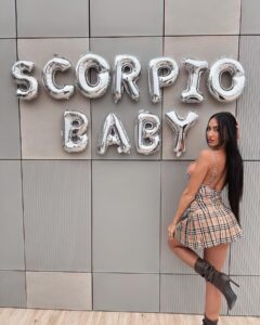 Aurah Ruiz Instagram - Happy Birthday to me🍾🎊❤️ Nueva vuelta al sol ☀️ Un año mas aprendido🫡 Dando las gracias por un año mas vivido🙏 y de vida. Siempre agradecida bendiciones para mi y mi familia❤️🙏😍 . Scorpio Baby🦂