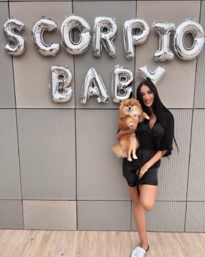 Aurah Ruiz Instagram - Happy Birthday to me🍾🎊❤️
Nueva vuelta al sol ☀️ 
Un año mas aprendido🫡
Dando las gracias por un año mas vivido🙏 y de vida.
 Siempre agradecida bendiciones para mi y mi familia❤️🙏😍 .
Scorpio Baby🦂