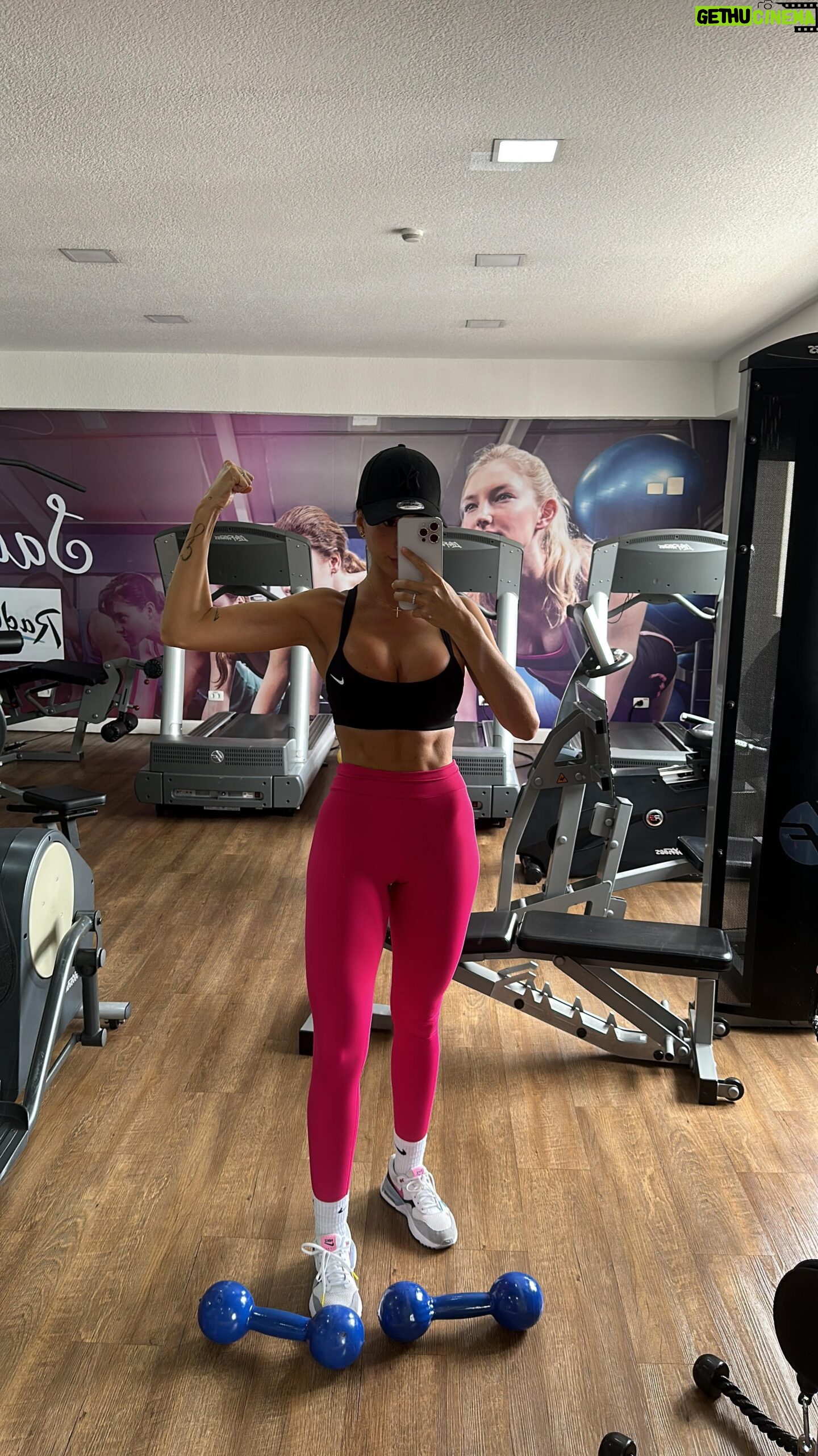 Aurah Ruiz Instagram - Alguna rutina para empezar 🫡🇧🇷