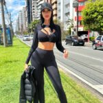 Aurah Ruiz Instagram – Las palmas/ madrid / São Paulo/ Curitiba 🇧🇷✈️ 24 horas de viaje 🫣✈️Compañero de viaje : @popi.dogversace ❤️ te amo perrito fiel❤️