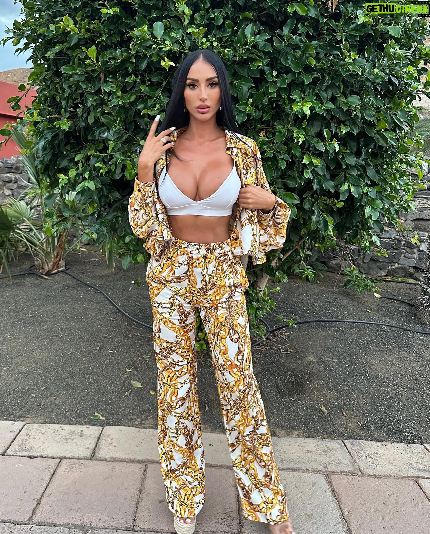 Aurah Ruiz Instagram - Me gustaban todas y dije buah porque no?⚜️