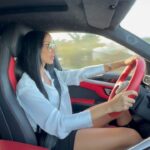 Aurah Ruiz Instagram - Nadie# en un coche en larga y recta travesía quien mas igual que yo?🤪😎😅😍🤪🎤 Comenta abajo serás bloqueado si tú comentario es 🚮 😅😙