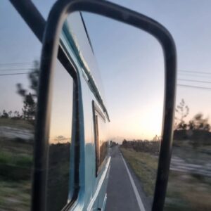 Aurélie Vaneck Instagram - Cette semaine #vanlife au Portugal c'était
Des lunettes à fossettes
Des cheveux blancs emmêlés 
Du twerk sur les pavés 
Des singingintherain 
Du love en escaliers
Juliette, et la grâce des années 
Des cigognes en cheminée 
Des "seuls sur la plage les yeux dans l'eau"
Des modenatures en carreaux
Des passages piétons mosaïqués
Des cafés américains à l'italienne
Des rappels d'évidence 
Des p'tits dej avec sea view 
Des sunset encalinés 
Un indescriptible sentiment de liberté...

Merci à tous ceux qui étaient du voyage, au chaud dans nos cœurs, vous vous reconnaîtrez... 🌟

#Portugal #vantrip #love
@sebalabass
