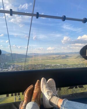 Aurora Perrineau Instagram - Jackson hole 🦬