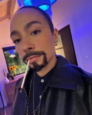 Aurora Perrineau Instagram - Young hearts to close out spooky season