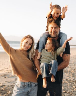 Aurora Culpo Instagram - Couple more from this shoot! Tags below 

Earrings: @leosierracollection 
Sweater: @unsubscribed 
Jeans: @r13 
📸 @katherinescottphotography 

#coparenting