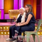 Aurora Leone Instagram - Nella vita non mi sarei mai aspettata che mia nonna uscisse da una scatola gigante dopo che Frank Matano dicesse “LA SORPRESA È PER AURORA” comportando che mia nonna subito dopo avrebbe improvvisato un gioco in cui mi aiuta a trovare l’anima gemella. Invece è successo. Nel quarto episodio di prova prova sa sa ♥️ @primevideoit #provaprovasasa