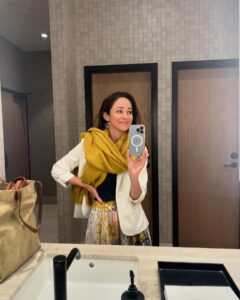 Autumn Reeser Instagram - Note to self: Do not take incarnation so seriously. Ok to think you look cute in mirrors sometimes. Permission granted for fun. 👍