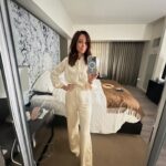 Autumn Reeser Instagram - Note to self: Do not take incarnation so seriously. Ok to think you look cute in mirrors sometimes. Permission granted for fun. 👍