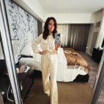 Autumn Reeser Instagram - As I get ready to film my 20th project for @hallmarkchannel, I find myself reflecting on my long relationship with this brand and company. Last year, I spent time in Kansas City where Don Hall Jr. (grandson of the brand’s founder) gave myself and other actors a tour of the rich history behind Hallmark. It was incredibly meaningful to learn about the ethics of the company and I feel proud to be part of the brand as they continue to evolve. One thing I loved was learning how focused Hallmark is on supporting human creativity (they even have an entire floor dedicated it, where we took an art workshop), which, as an artist, felt especially relevant to me with the increasing presence of AI. I also appreciated their status as a privately-owned company, something that feels more and more important to me as I wake up to the corporate interests and monopolies controlling much of our culture. I’m grateful to have a home with the @hallmark company, grateful to the many angels who work so hard behind the scenes to create beautiful weekends like this and grateful to every soul who works so hard to bring stories of hope, healing and love into a world desperately in need of all three. Grateful, grateful, grateful. (And yes, it sometimes takes me a literal YEAR to get around to posting things. Sorry, y’all.😆🤪🥰)