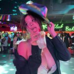 Ava Capri Instagram - Three girls one hat 🎩🌈