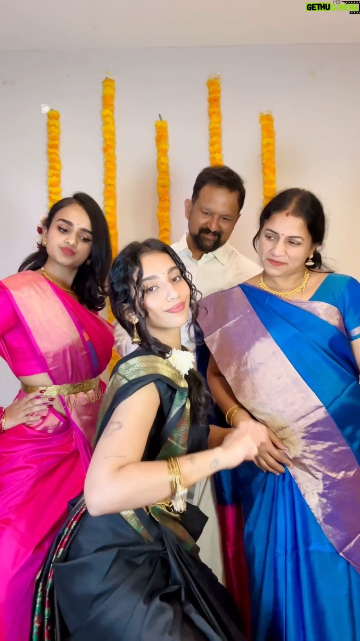 Avanthika Babu - 96.9K Likes - When someone asks “who is your biggest hype?” 😩🧿
#diwali #diwali2023 #family #hype