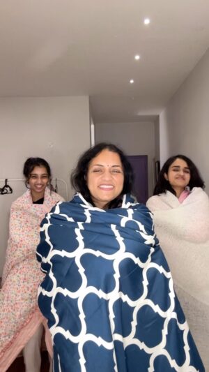 Avanthika Babu Instagram - Perfect representation of our family doesn’t exi- 

Happy birthday @babu7476 🧸♥️

#family #christmasreel #familytime #comfort #familycomfort #cozyszn #familyfirst