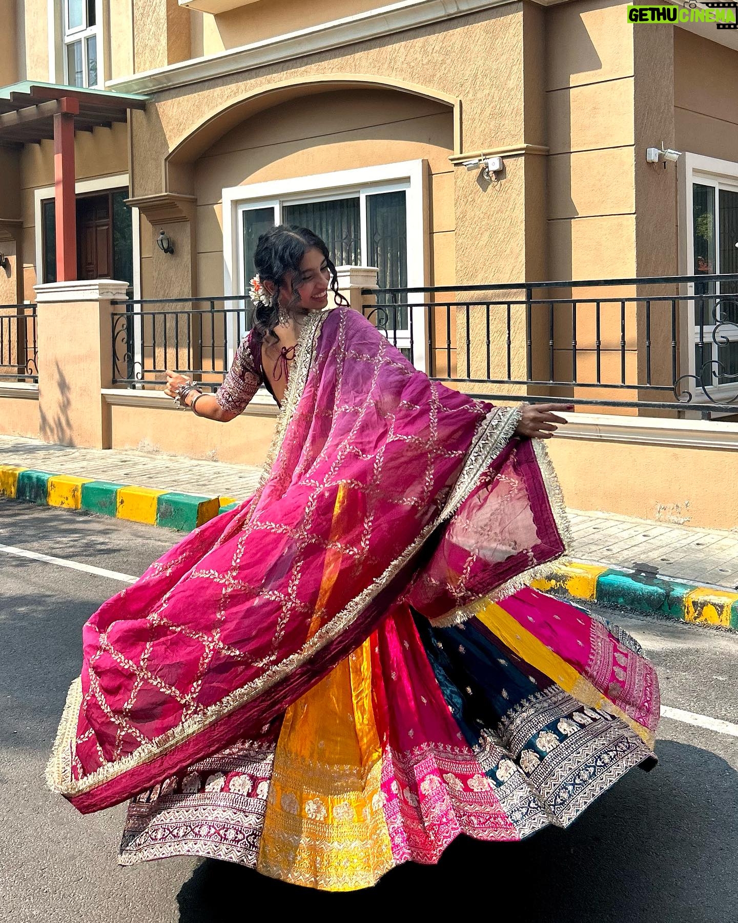 Avanthika Babu - 14.1K Likes - Get me those dandiya sticks now ✨
Outfit: @label_lehar
#avanthikababu #navratri2023 #navratri #navratrioutfit #banglore