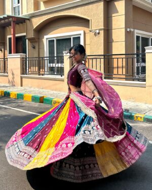 Avanthika Babu Instagram - Get me those dandiya sticks now ✨ 

Outfit: @label_lehar 

#avanthikababu #navratri2023 #navratri #navratrioutfit #banglore