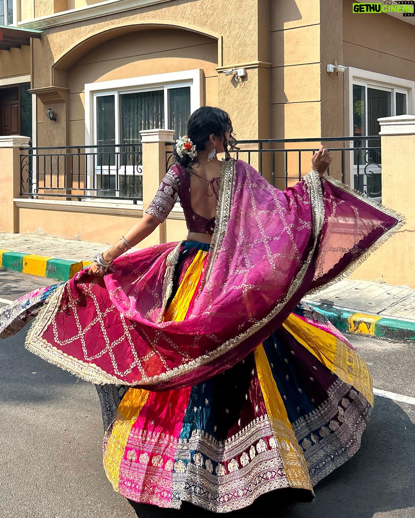 Avanthika Babu - 14.1K Likes - Get me those dandiya sticks now ✨
Outfit: @label_lehar
#avanthikababu #navratri2023 #navratri #navratrioutfit #banglore
