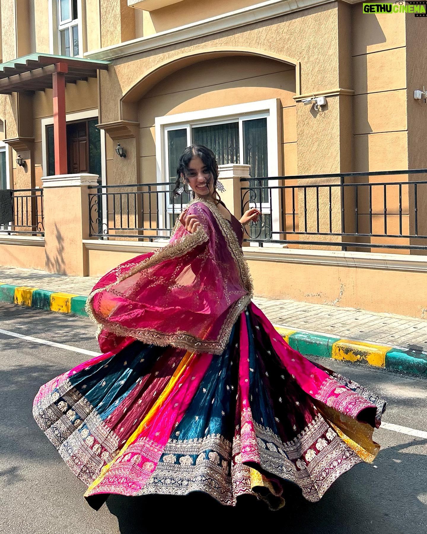 Avanthika Babu - 14.1K Likes - Get me those dandiya sticks now ✨
Outfit: @label_lehar
#avanthikababu #navratri2023 #navratri #navratrioutfit #banglore