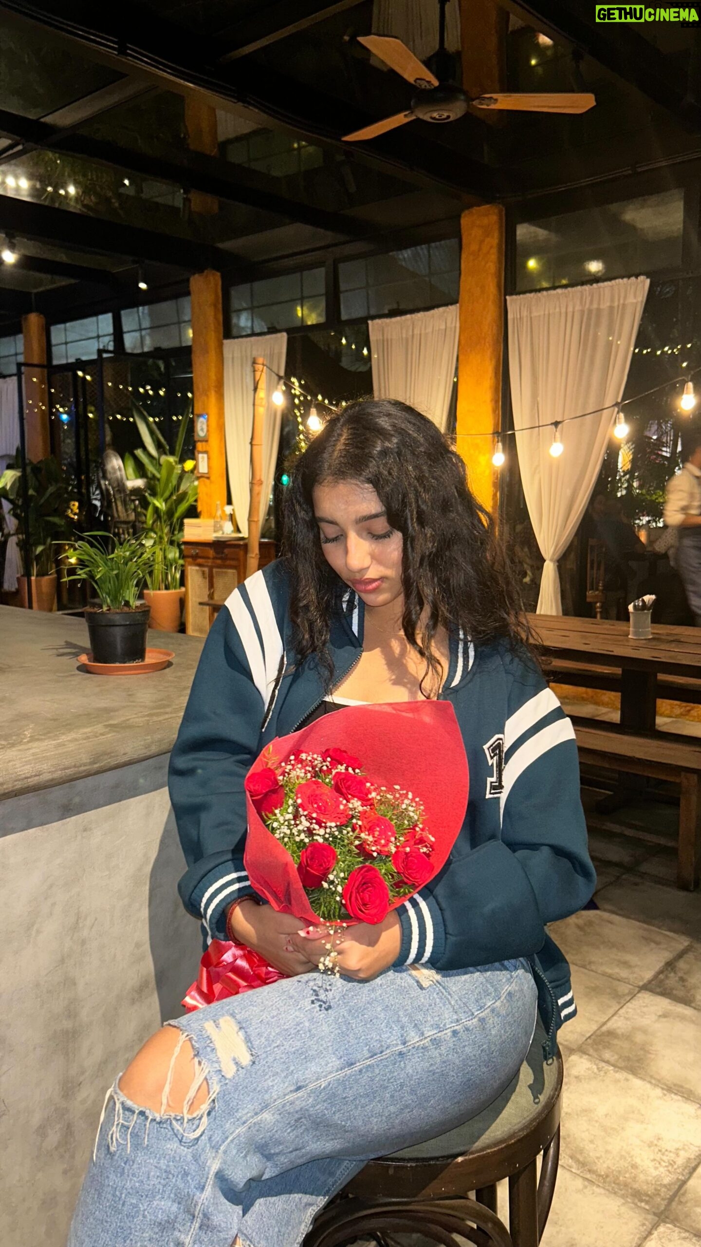 Avanthika Babu - 90.1K Likes - We all good honey ❤️
If you’re watching this, this video is a sign that your life’s gonna get so much better in a few months. The pain might not completely disappear but it’s gonna be a tad bit lesser and that’s still progress. Genuinely, TRUST THE PROCESS.
Took me 8 months to finally make this edit, on a random Thursday it hit me I’ve been through some real shit and today I’m in a better place and better everything. I’m grateful for all of it 🤍 I am who I am today because of everything life put me through. Most of ya’ll wouldn’t have even noticed me not doing great mentally even in person, I was fighting my own battle. Everybody is, at the end of the day and that’s why it’s important to be kind regardless.
They say never go through your camera roll when you’re trying to get out of a toxic relationship/ phase in your life cuz your photos will only have the good moments which might not help the process, I made it a point to film every time I felt pain or was helpless or felt immense joy or literally anything I filmed it ALL, like a digital diary. It might not be smg you’d do and I completely respect that. But trust me it helps, to have a record of your emotions that you can go through later.
#avanthikababu #healing #letithurtthenletitgo