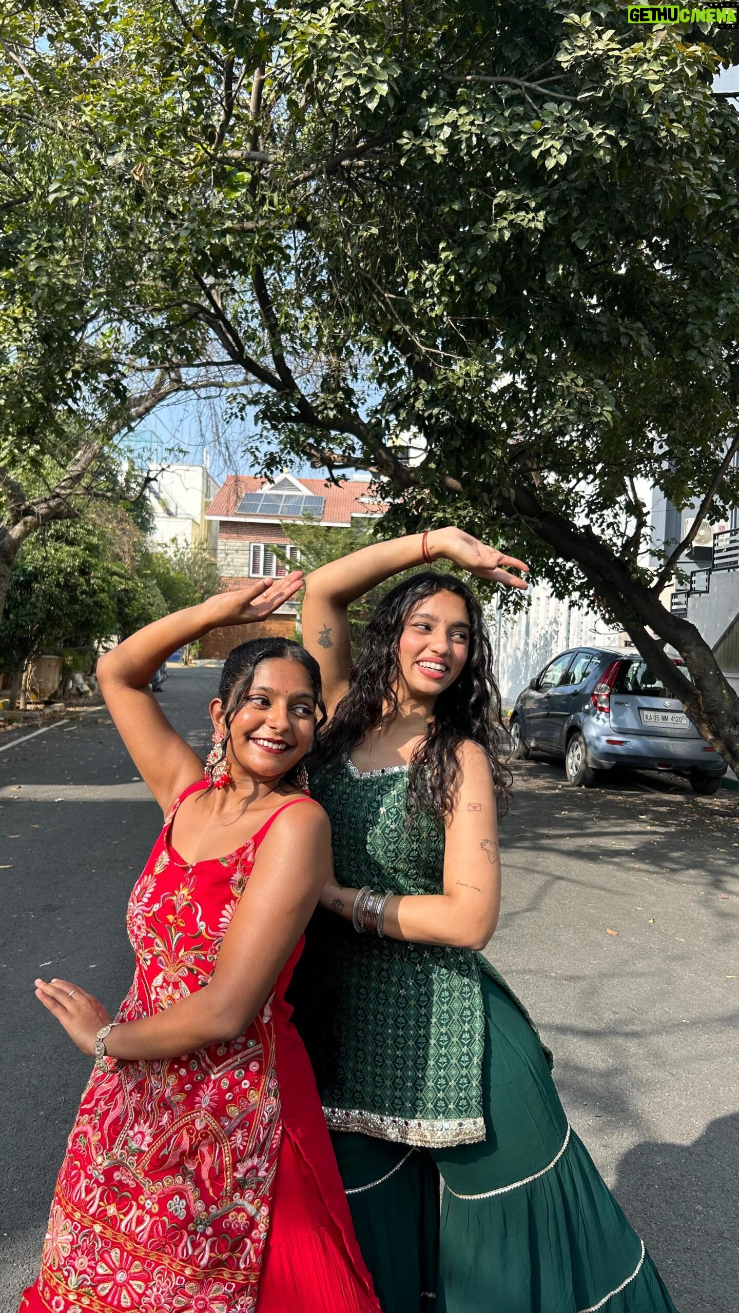 Avanthika Babu - 104.3K Likes - Just two Tamil girls vibing 🪷
#varahanadhikarai #tamilsong #oldtamilsong #tamiltransition #dancetransition #varahanadhi #oldtamilsongsweek
