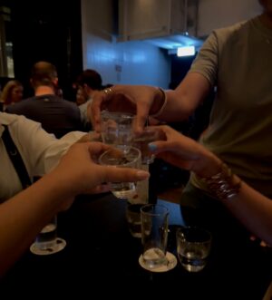 Avantika Dasani Instagram - An #HK minute
#GirlsTrip Night Edition 

The perfect night: EAT! 
•Yardbird •Mott32 •Samsen (lots more) 
Then walk around and let the music pull you in. 
•Iron fairies • Stockton • LeBoudair •
and ton of other little bars followed by 
•ebeenzer’s kebab/falafals 🤌🏽

And if you get lucky, you get some real good live music, (right place right time kinda thing)
 I got chills and warmth with john mayor tunes hitting the spot. Best way to end the night! 
#AdReccomends