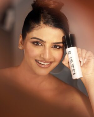 Avantika Dasani Instagram - Blushing and glowing with @givenchybeauty’s #PrismLibre