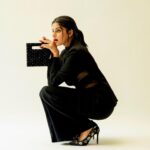 Avantika Dasani Instagram – Black is always a good idea 🖤

P.s my new favourite bag from Indian homegrown label @aomidorishimai.official