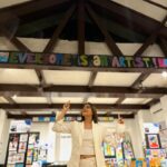 Avantika Dasani Instagram – @saturdayartclass is having it’s 4th edition of it’s student exhibition ✨
If you haven’t yet check it out to encourage the lovely kids and team, get to do cool workshops and experience the art and impact for yourself! , all while sippin’ on the same great coffee from @chas.in.tales

Haven’t been able to volunteer in awhile, but always the proudest of these kids and this team! Can’t wait to be back in a classroom with them

*Swipe for the reminder you need