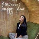 Avantika Dasani Instagram – October thanks 
#JoyOfLittleThings

Feeling golden in @shivaniawastyofficial. Celebrating my Aii @bhagyashree.online, and taking her out for dinner and she can’t stop laughing (only does to make this face) 
Ladies getting in formation to celebrate @saanyasharma #SaanTropez taking on Bombay
Train baby train and followed by the best massages at @sorinspasalon 
New friends on set, cute. 
Taking a new friend to old places, and everyone’s happy faces eating indian Chinese.