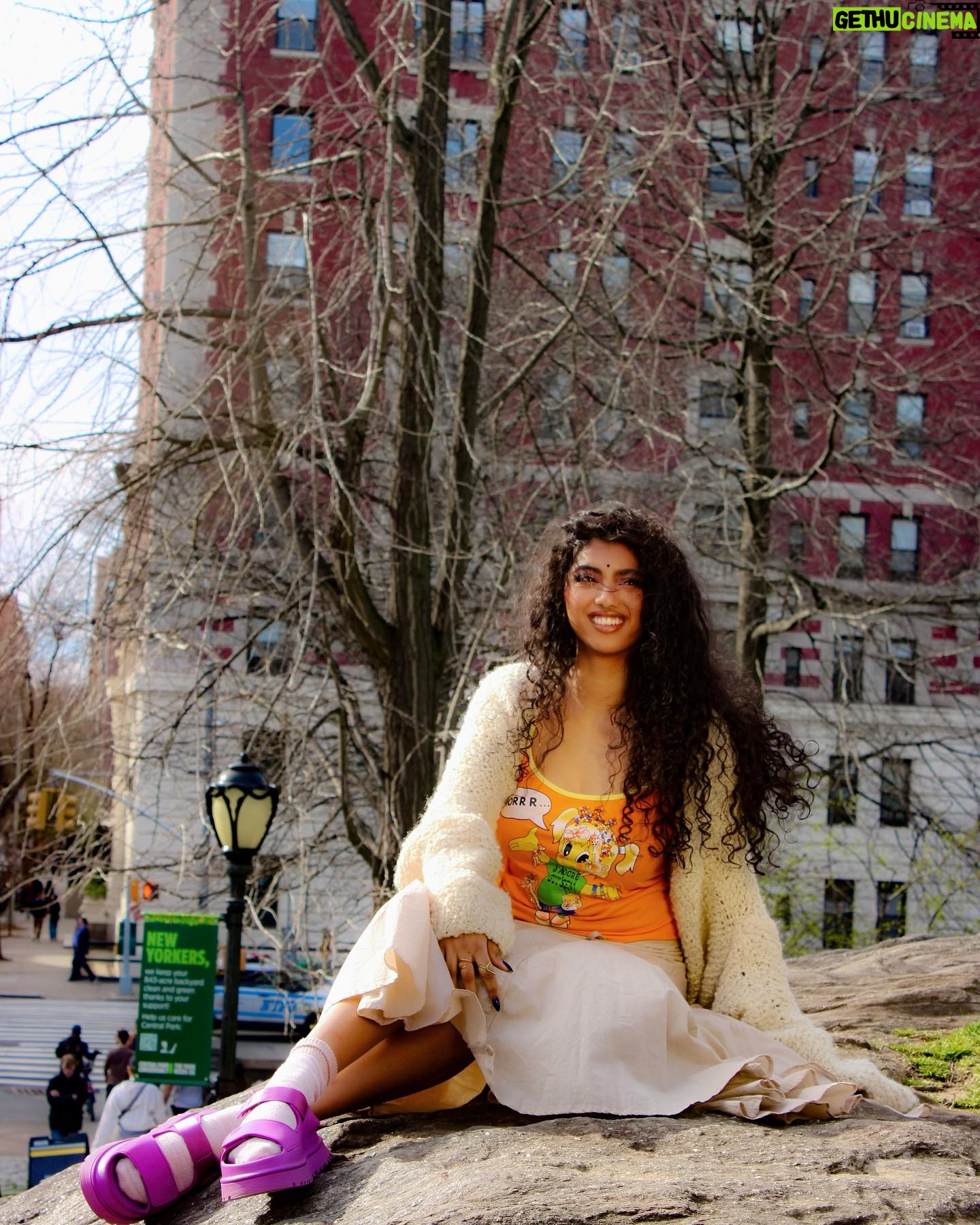 Avantika Vandanapu Instagram - no one is surprised :) @ugg #UGGPartner