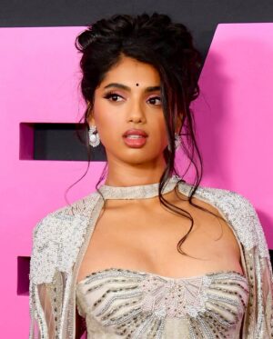 Avantika Vandanapu Instagram - @meangirls premiere. a dream come true. @meangirls is out in theaters everywhere TOMORROW! get your ticket 🏃‍♀️

thank you to everyone who made this possible. im so proud. and so incredibly grateful.
